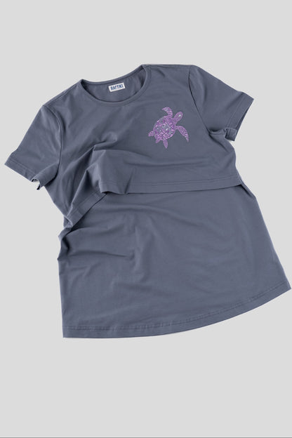 RAFTIKI® MATERNITY TOP [TURTLE]